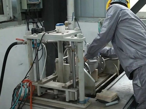 �y�T�����ܙz�y